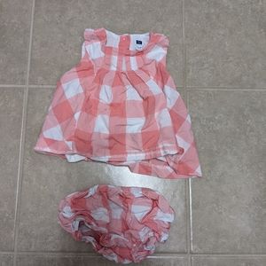 Little girl's dress with bloomers